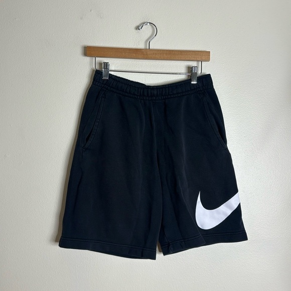 Nike Men's Sportswear Club Elastic Waist Stretch Black Sweat Shorts Size small - Picture 1 of 8